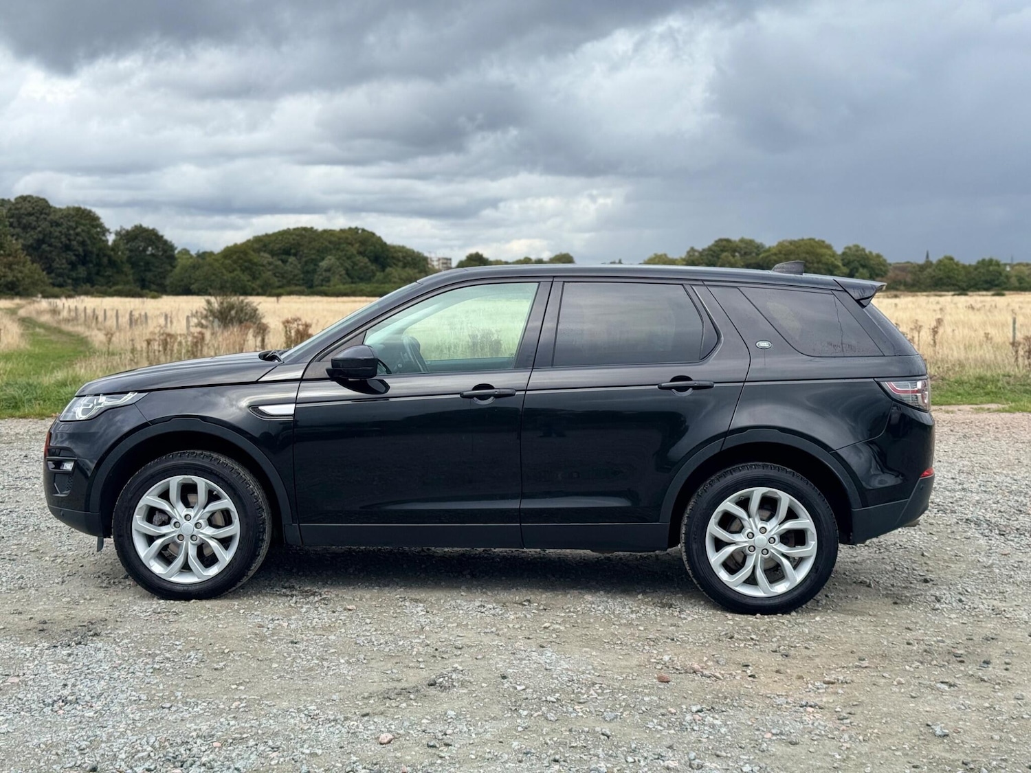 Used Land Rover Discovery Sport 2017 for sale - 76549385: Photo 10