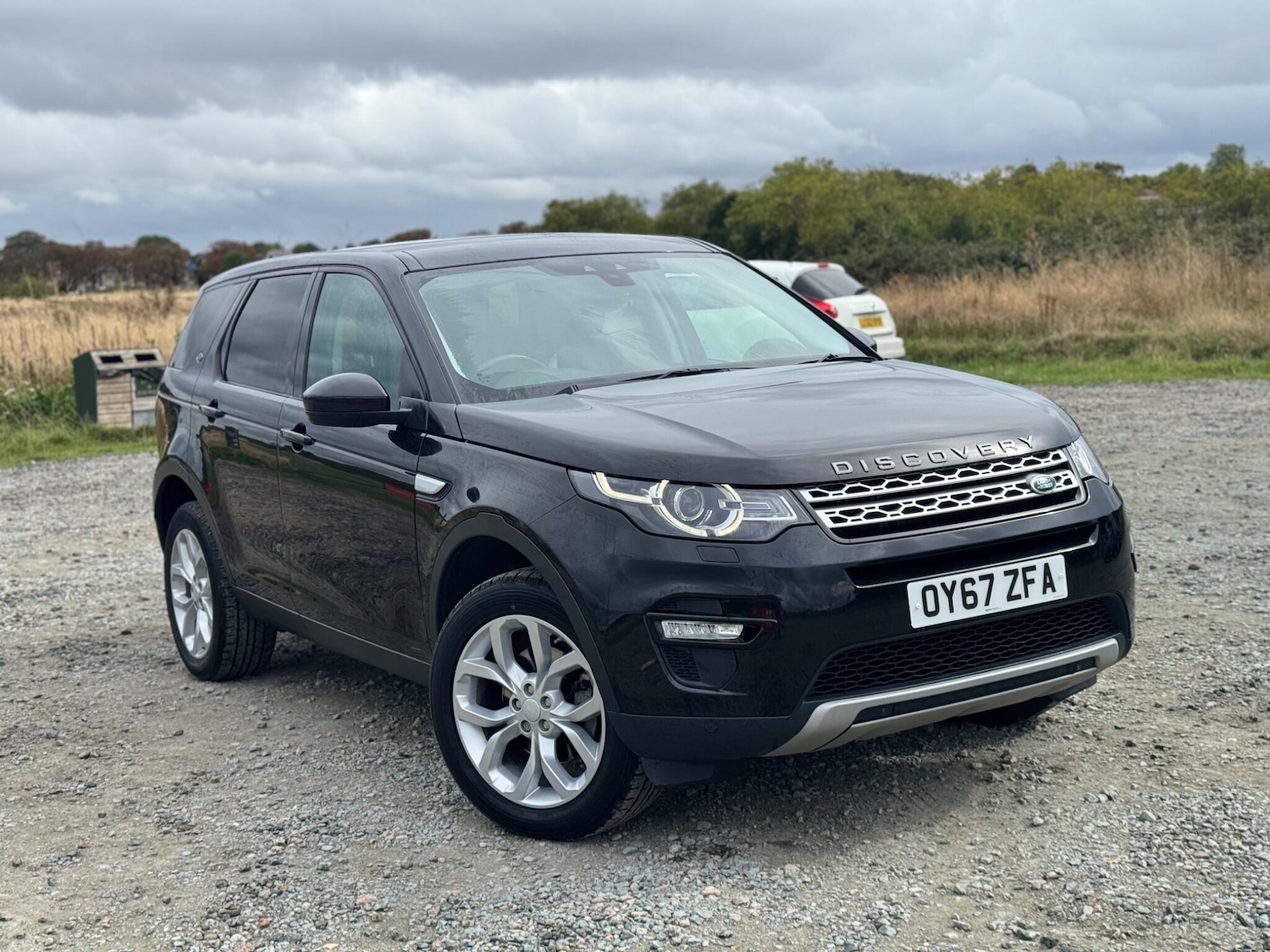 Used Land Rover Discovery Sport 2017 for sale - 76549385: Photo 2