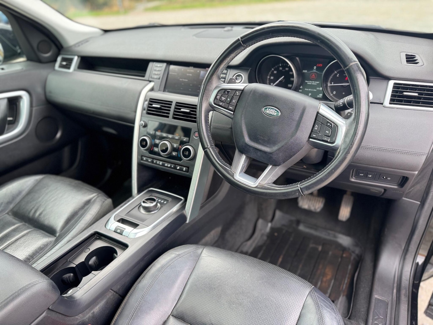 Used Land Rover Discovery Sport 2017 for sale - 76549385: Photo 25