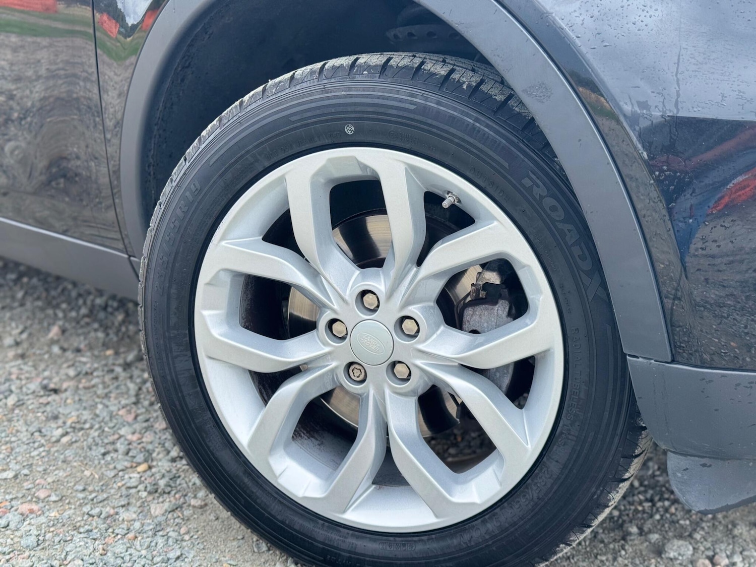 Used Land Rover Discovery Sport 2017 for sale - 76549385: Photo 3