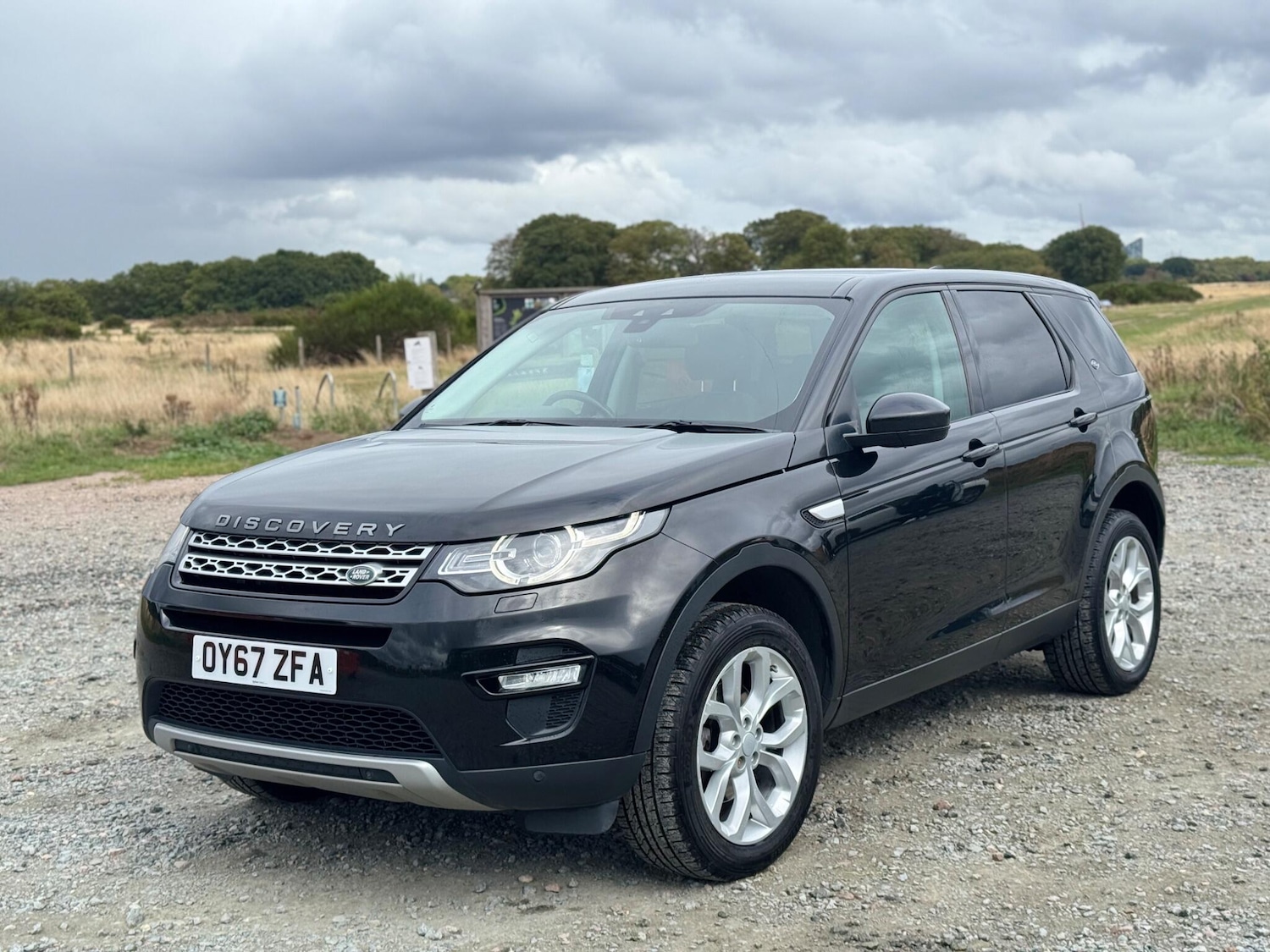 Used Land Rover Discovery Sport 2017 for sale - 76549385: Photo 6