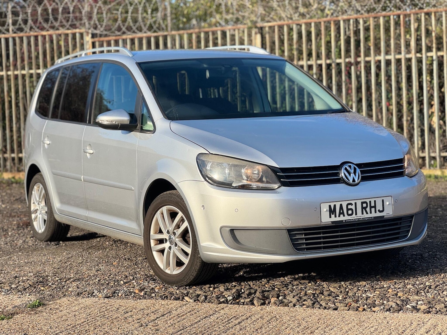 Used Volkswagen Touran 2011 for sale - 76633393: Photo 1