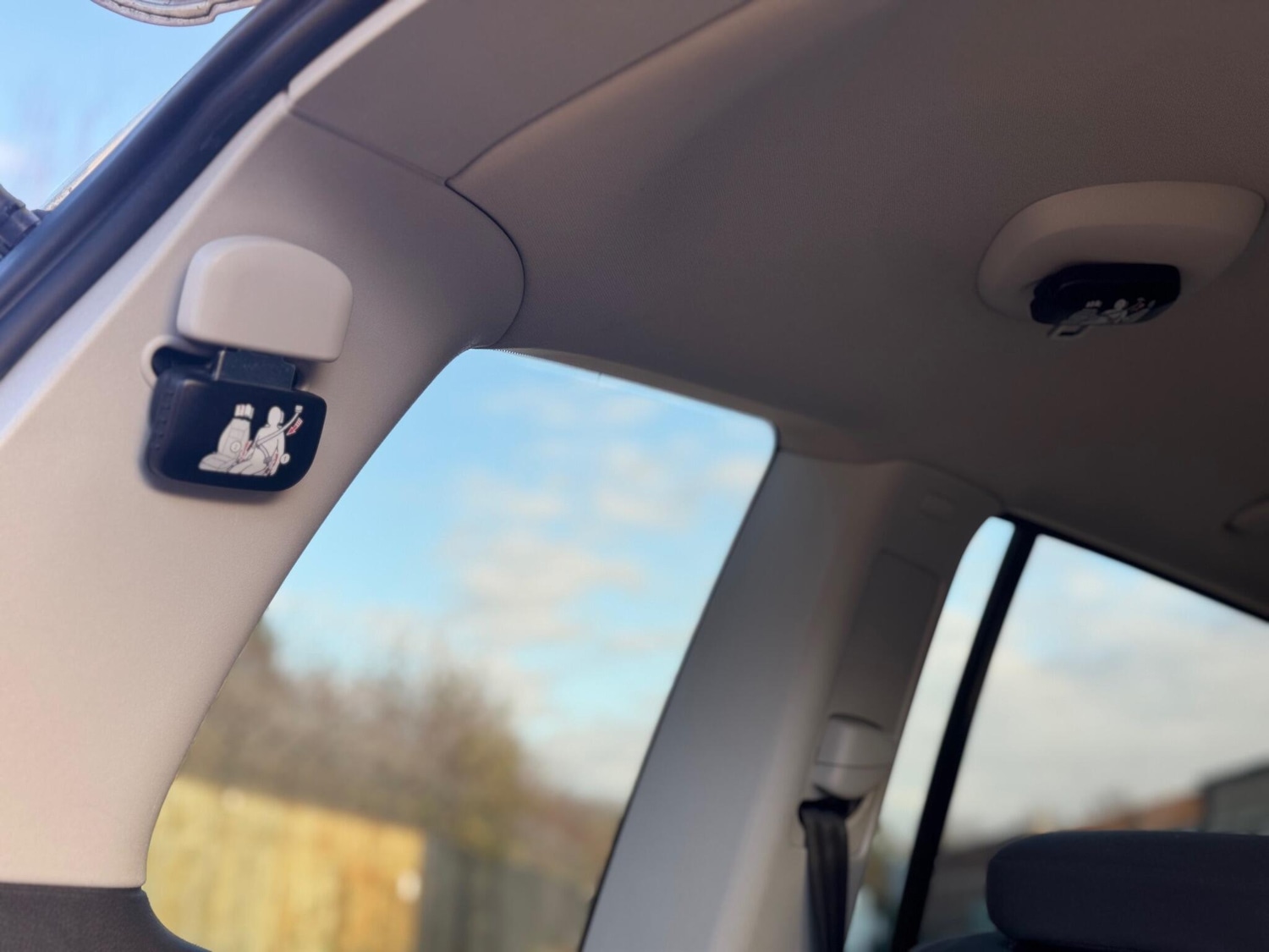 Used Volkswagen Touran 2011 for sale - 76633393: Photo 18