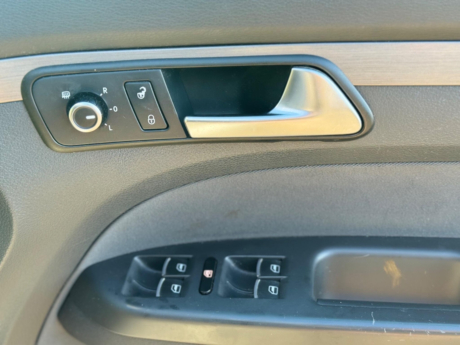 Used Volkswagen Touran 2011 for sale - 76633393: Photo 21