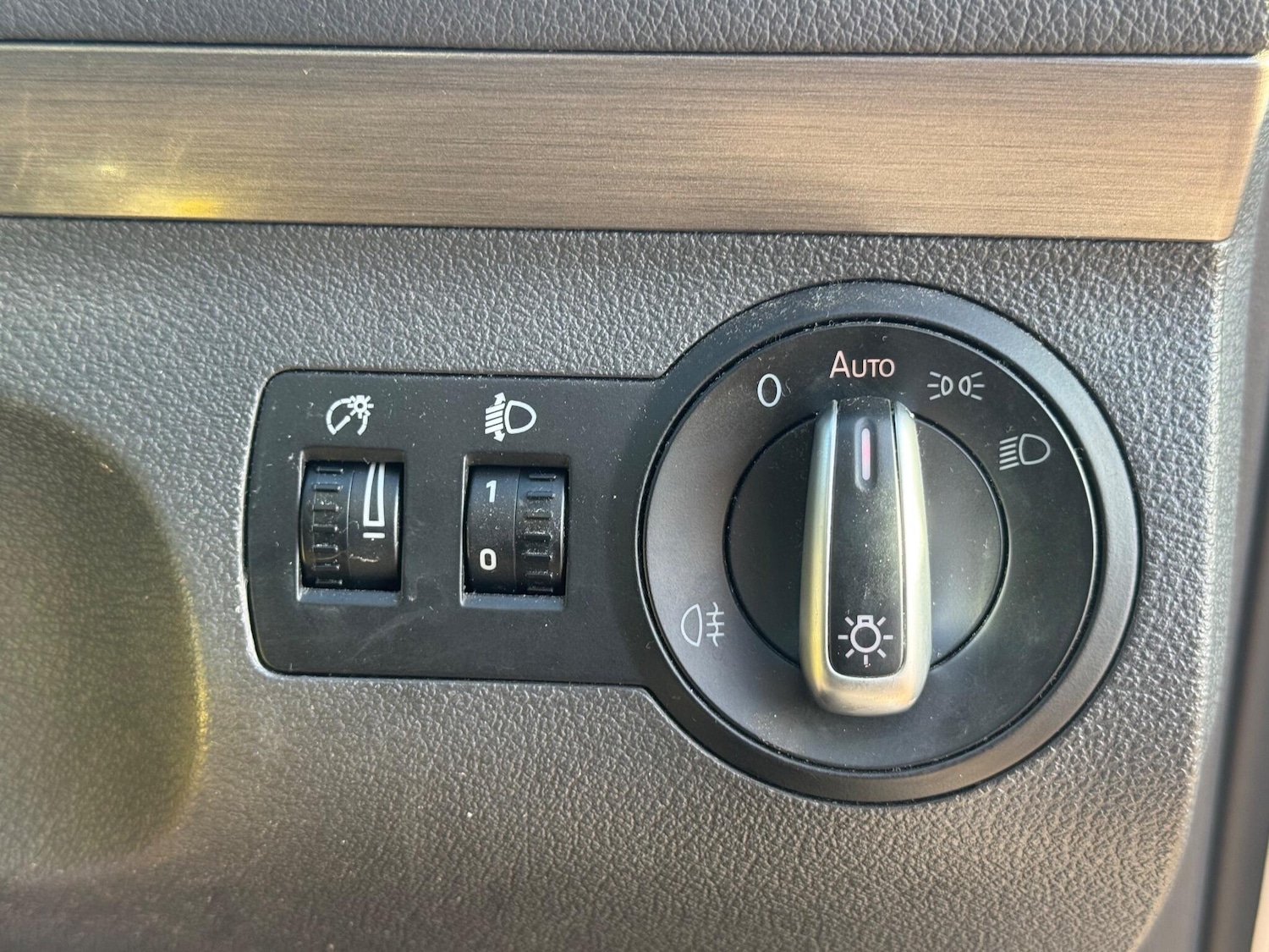 Used Volkswagen Touran 2011 for sale - 76633393: Photo 24