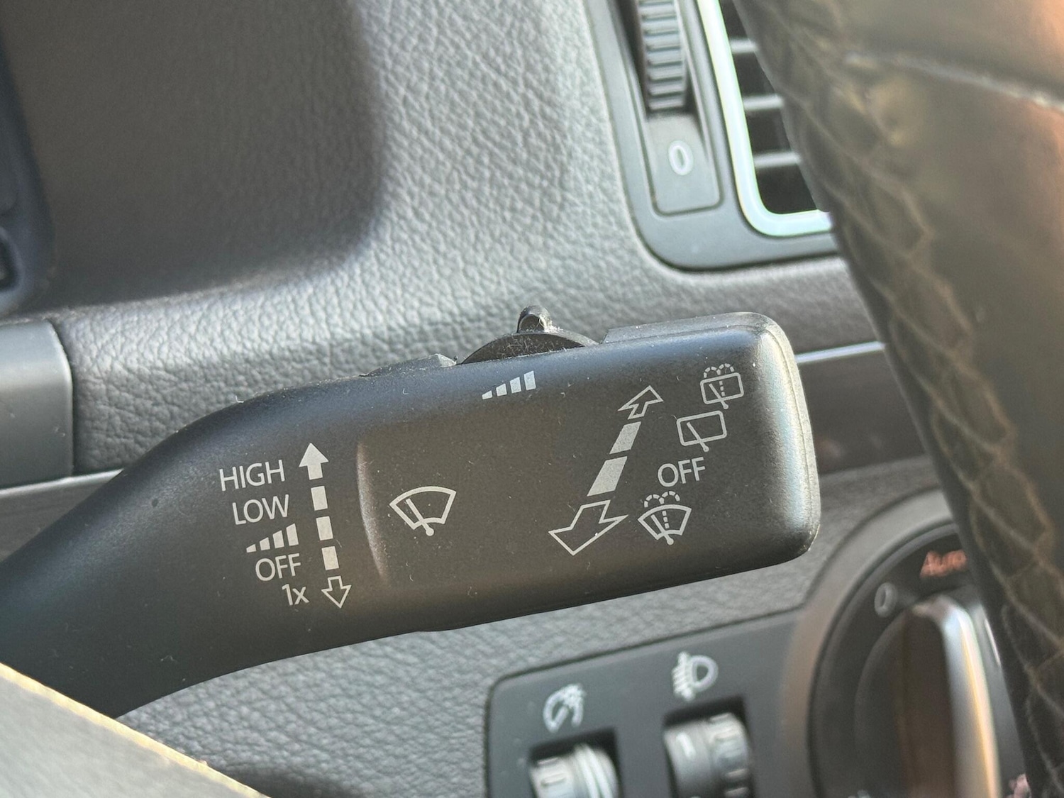 Used Volkswagen Touran 2011 for sale - 76633393: Photo 30