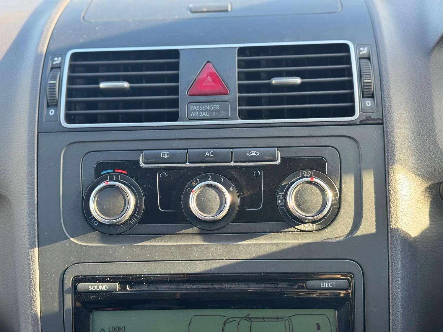 Used Volkswagen Touran 2011 for sale - 76633393: Photo 33