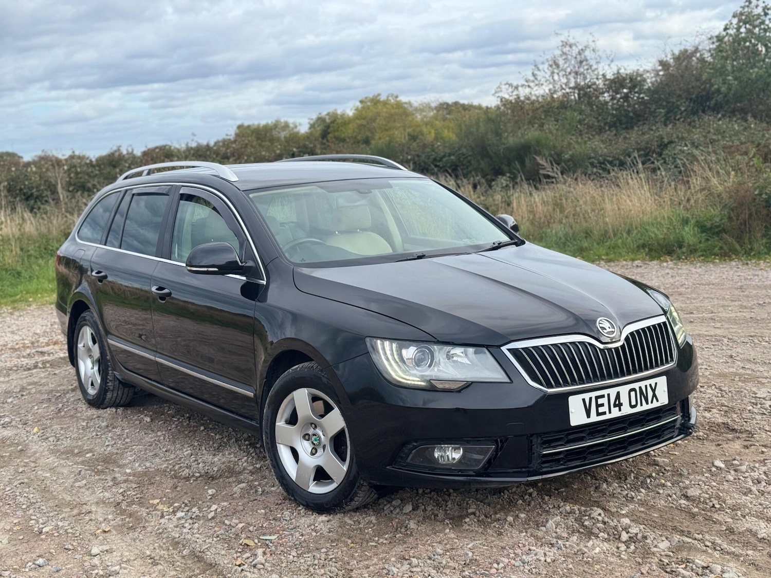 Used Skoda Superb 2014 for sale - 76550433: Photo 2
