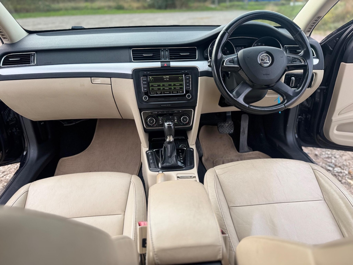 Used Skoda Superb 2014 for sale - 76550433: Photo 32