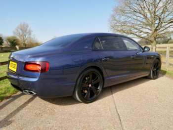 Used Bentley Flying Spur 2018 for sale - 74769560: Photo