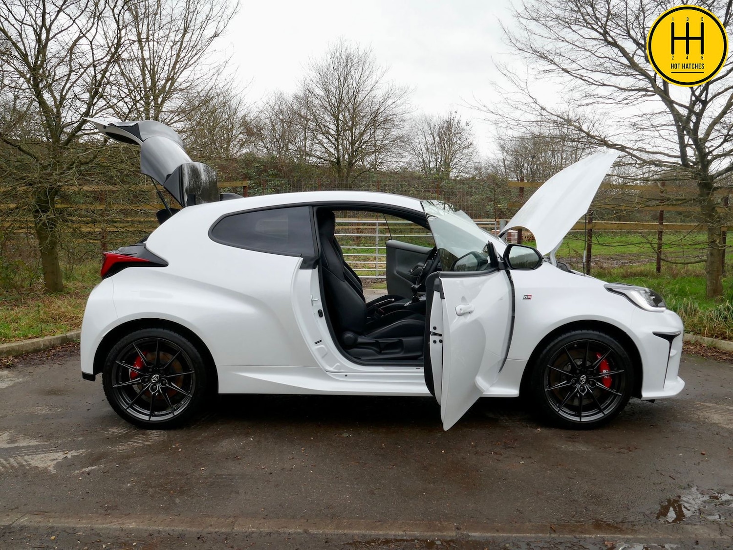 Used Toyota Yaris 2022 for sale - 76851280: Photo 41