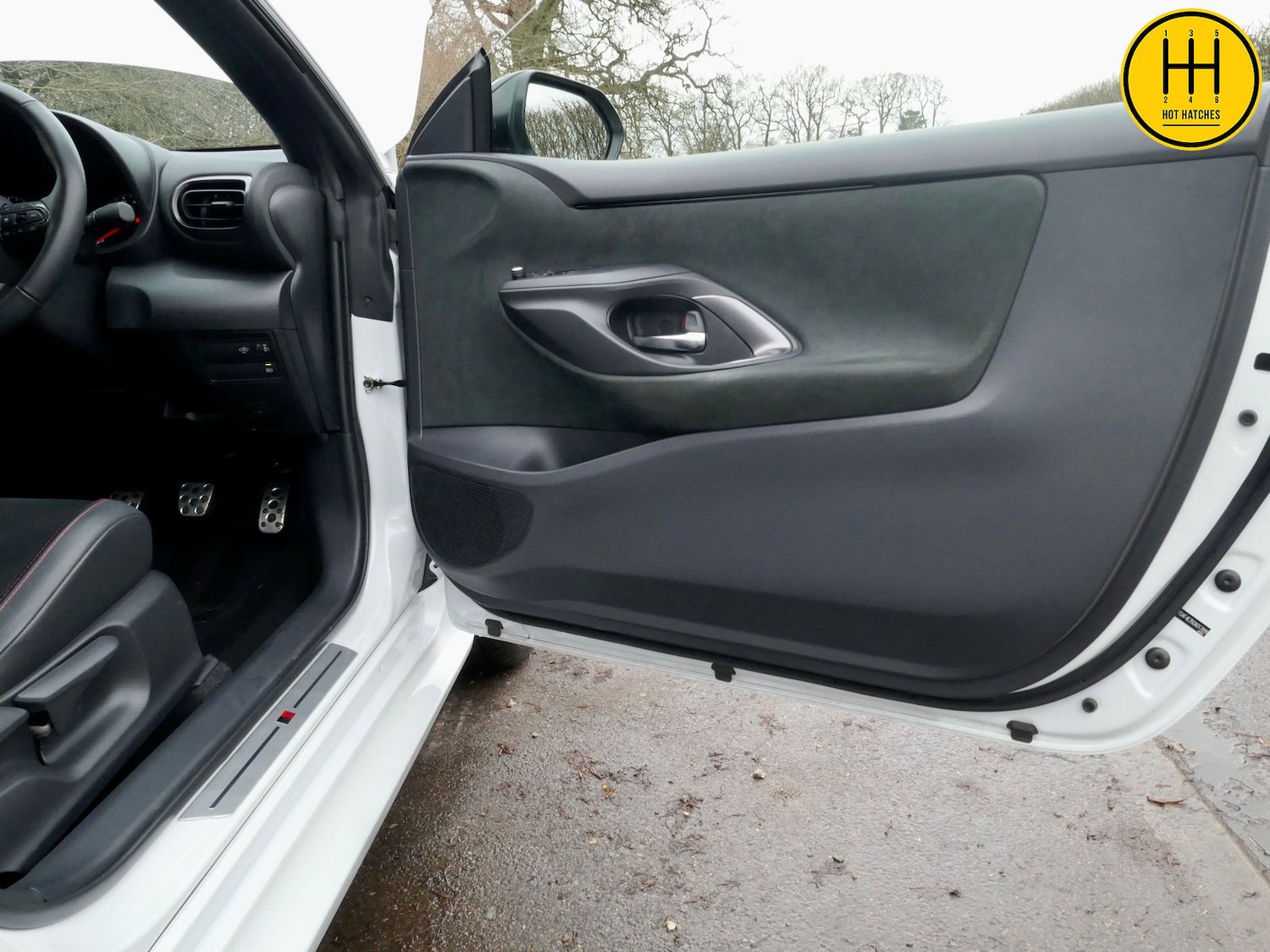 Used Toyota Yaris 2022 for sale - 76851280: Photo 47