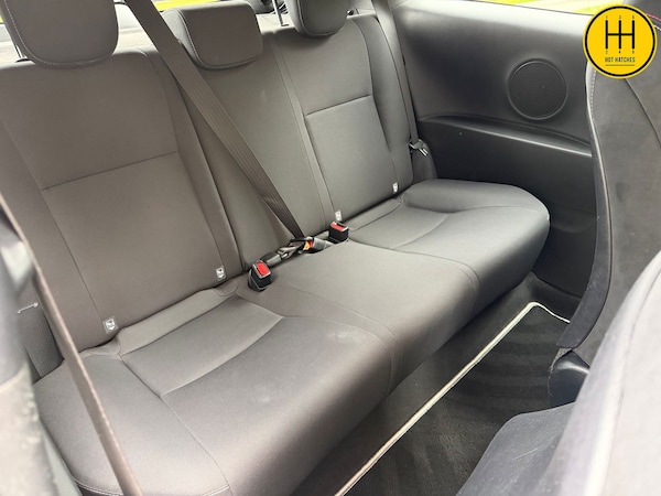 Used Toyota Yaris 2018 for sale - 76190885: Photo 11