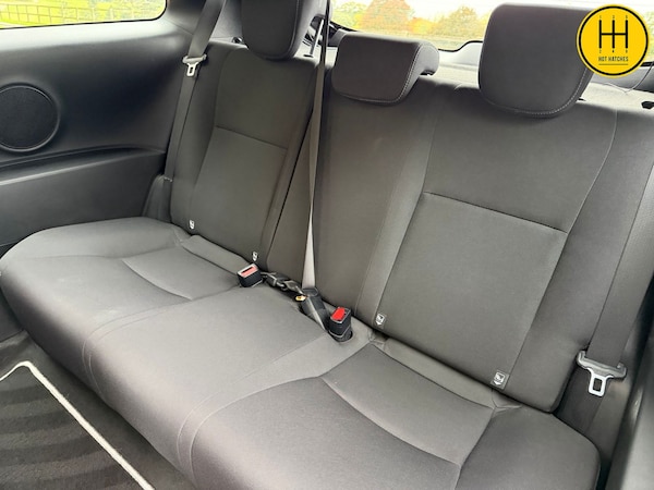 Used Toyota Yaris 2018 for sale - 76190885: Photo 17