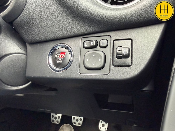 Used Toyota Yaris 2018 for sale - 76190885: Photo 39