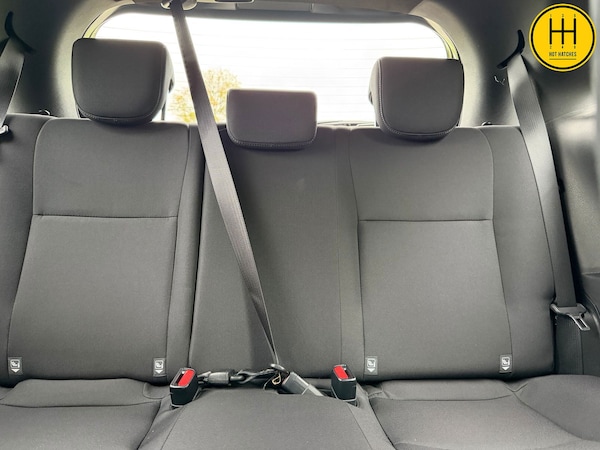 Used Toyota Yaris 2018 for sale - 76190885: Photo 41