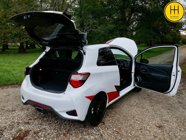 Used Toyota Yaris 2018 for sale - 76190885: Photo 54