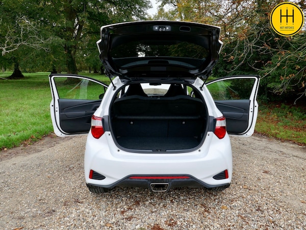 Used Toyota Yaris 2018 for sale - 76190885: Photo 55