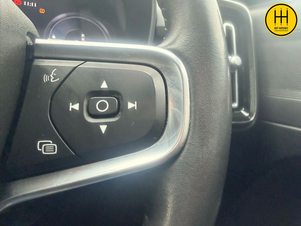 Used Volvo XC40 2020 for sale - 77256591: Photo 45