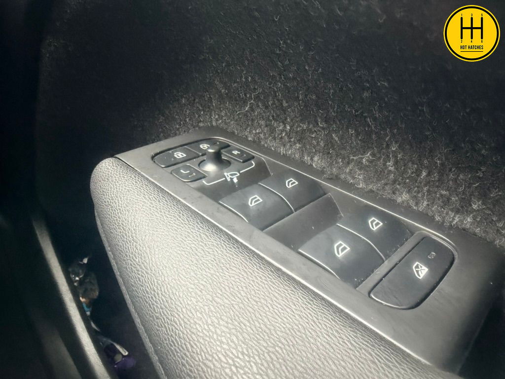 Used Volvo XC40 2020 for sale - 77256591: Photo 46