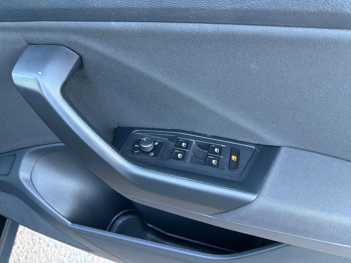 Used Volkswagen T-Roc 2023 for sale - 77111589: Photo 25