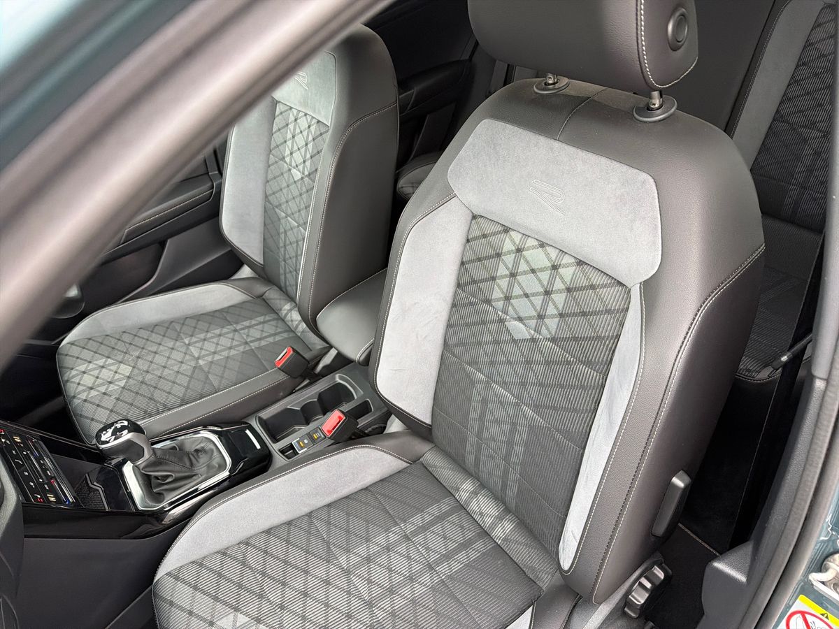 Used Volkswagen T-Roc 2023 for sale - 77614332: Photo 13