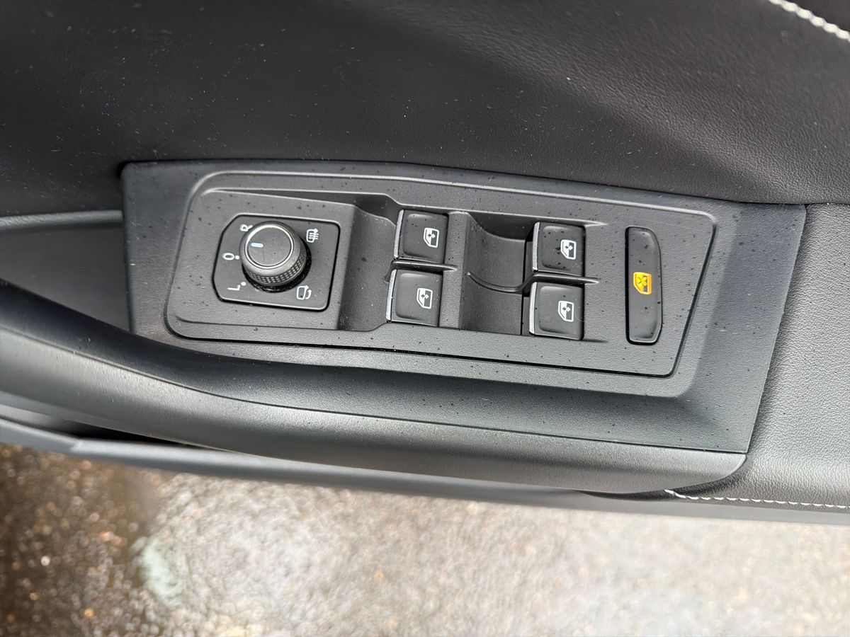 Used Volkswagen T-Roc 2023 for sale - 77614332: Photo 25