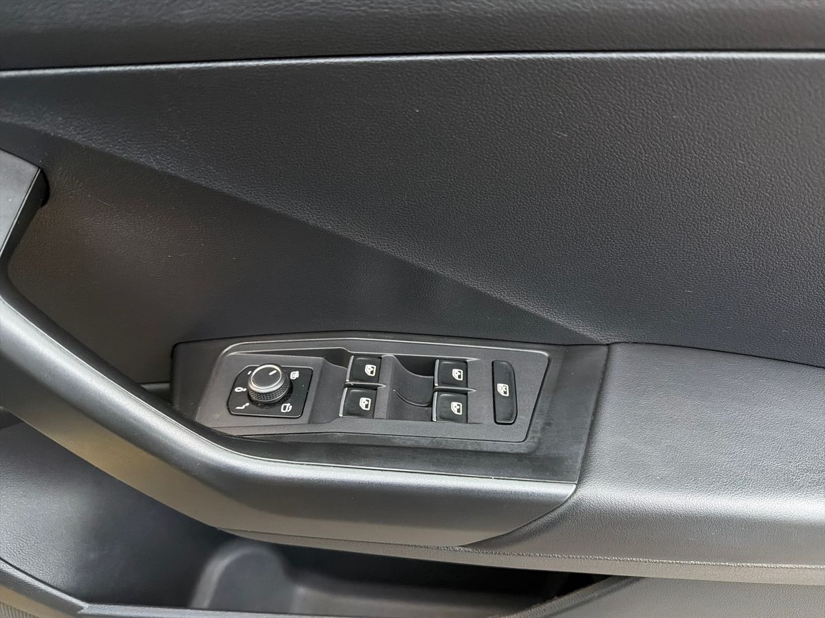 Used Volkswagen T-Roc 2019 for sale - 76954282: Photo 25