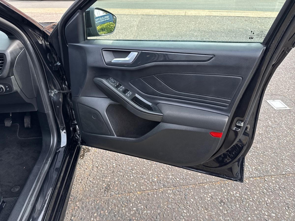 Used Ford Focus 2023 for sale - 76154752: Photo 35