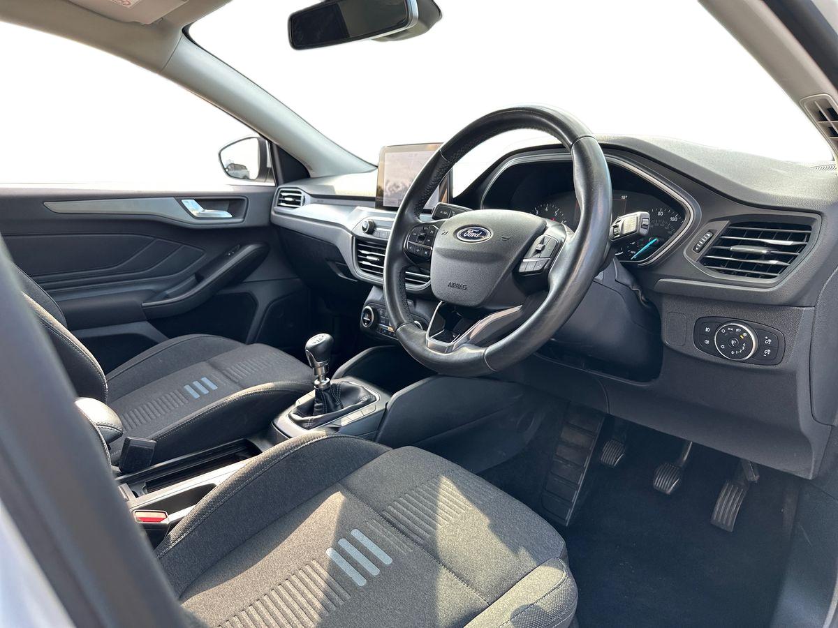 Used Ford Focus 2023 for sale - 76984042: Photo 10