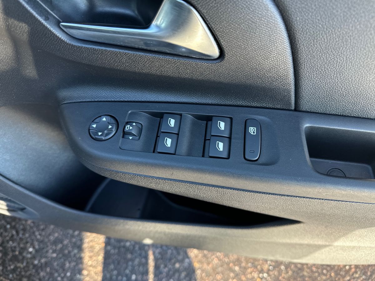 Used Vauxhall Corsa 2024 for sale - 77205547: Photo 25