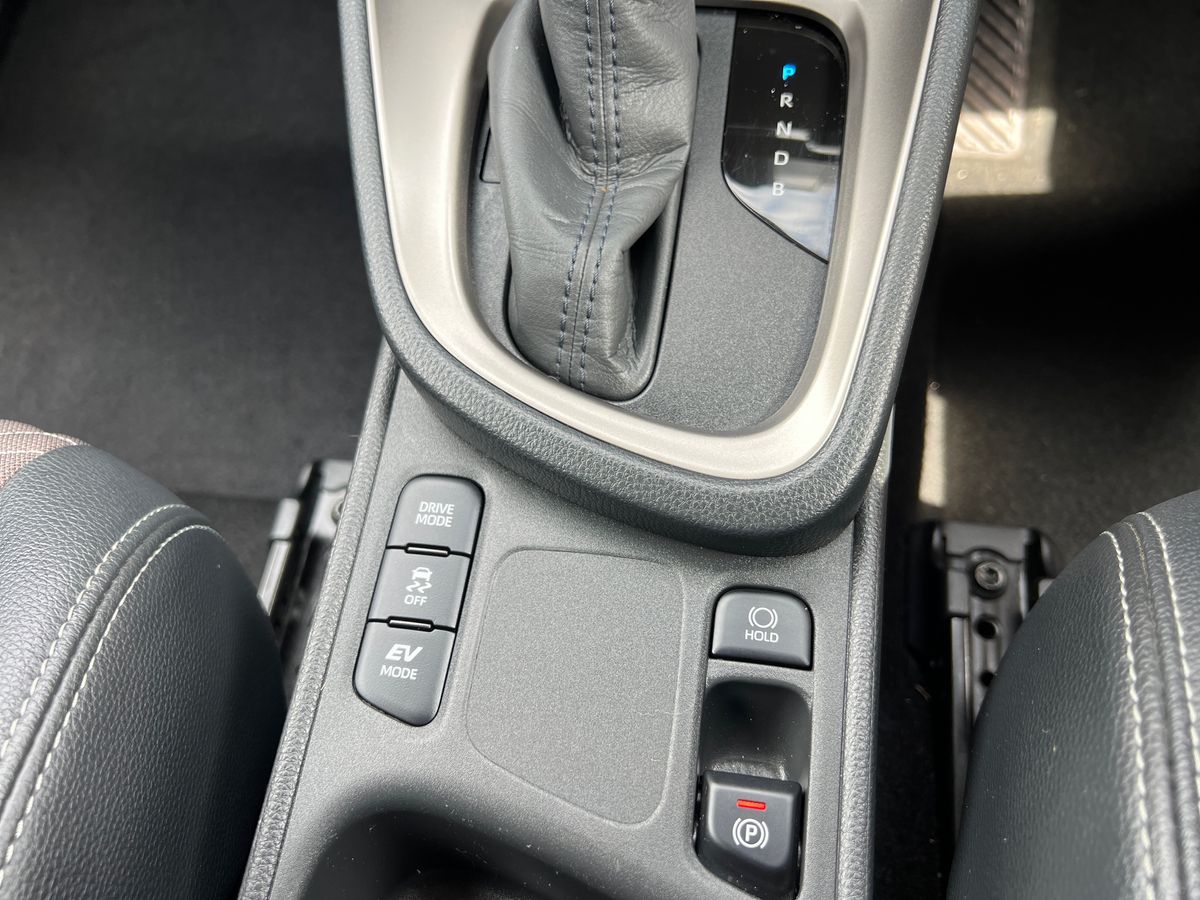 Used Toyota Yaris Cross 2023 for sale - 77047670: Photo 28