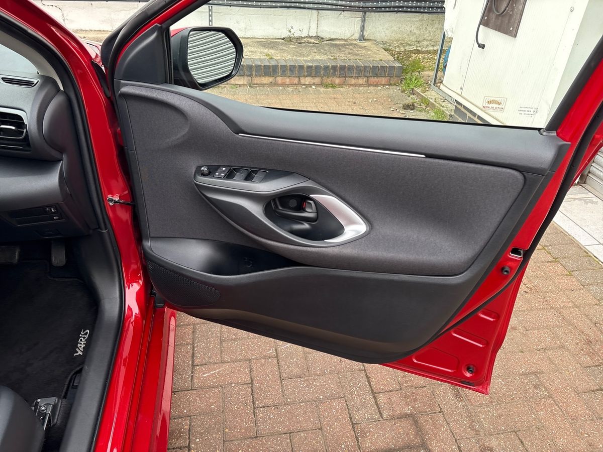 Used Toyota Yaris 2024 for sale - 78074286: Photo 35