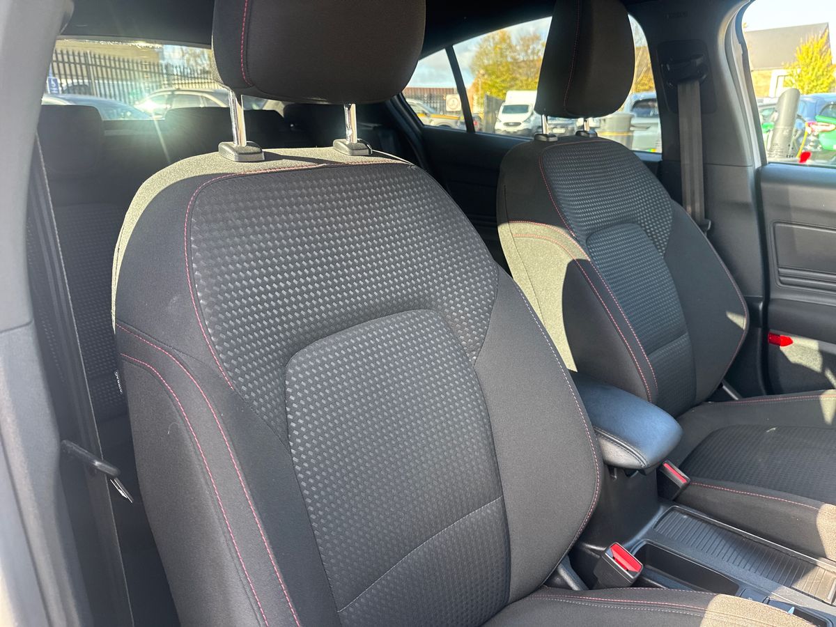 Used Ford Focus 2023 for sale - 76372747: Photo 12