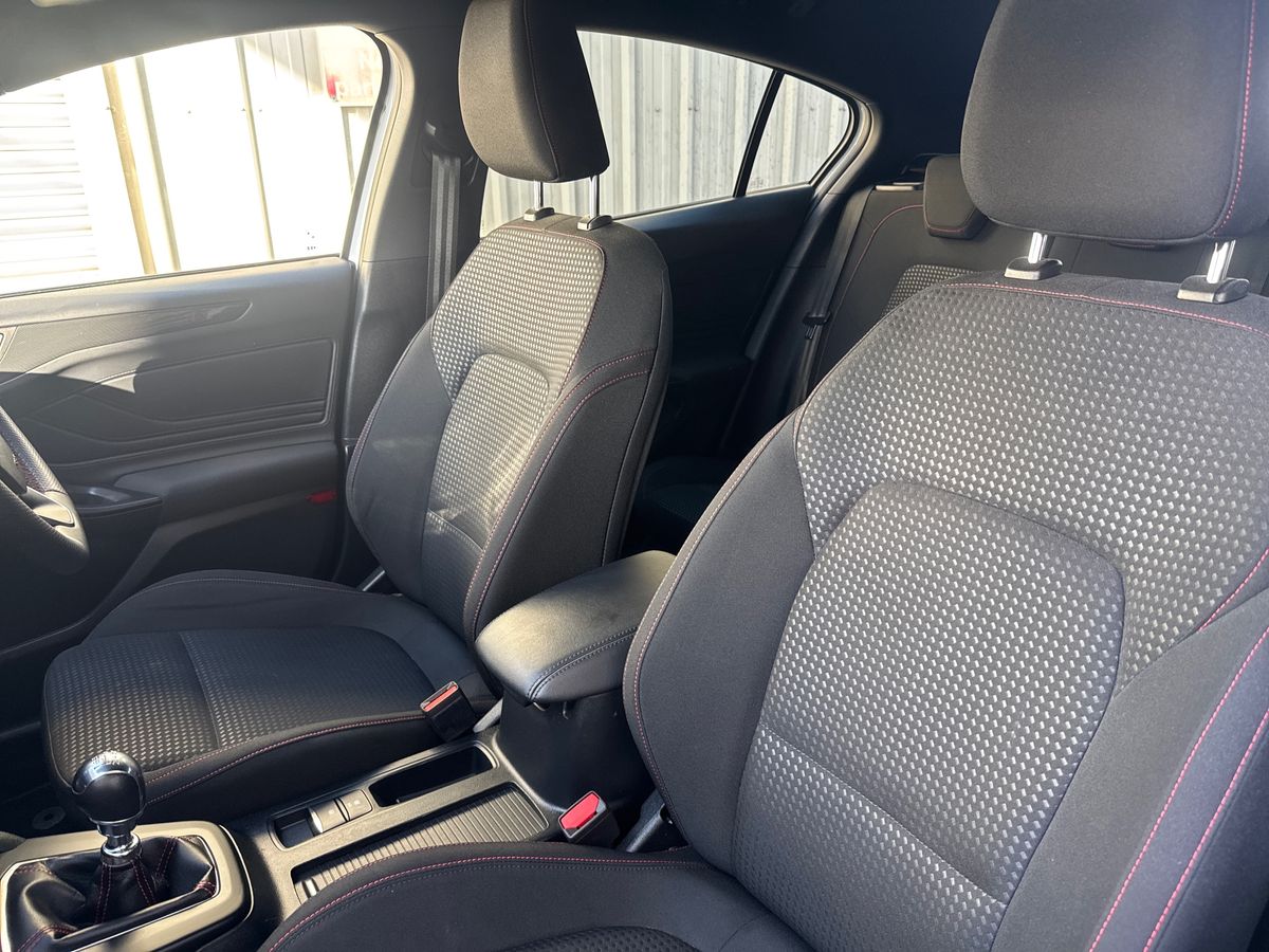 Used Ford Focus 2023 for sale - 76372747: Photo 13