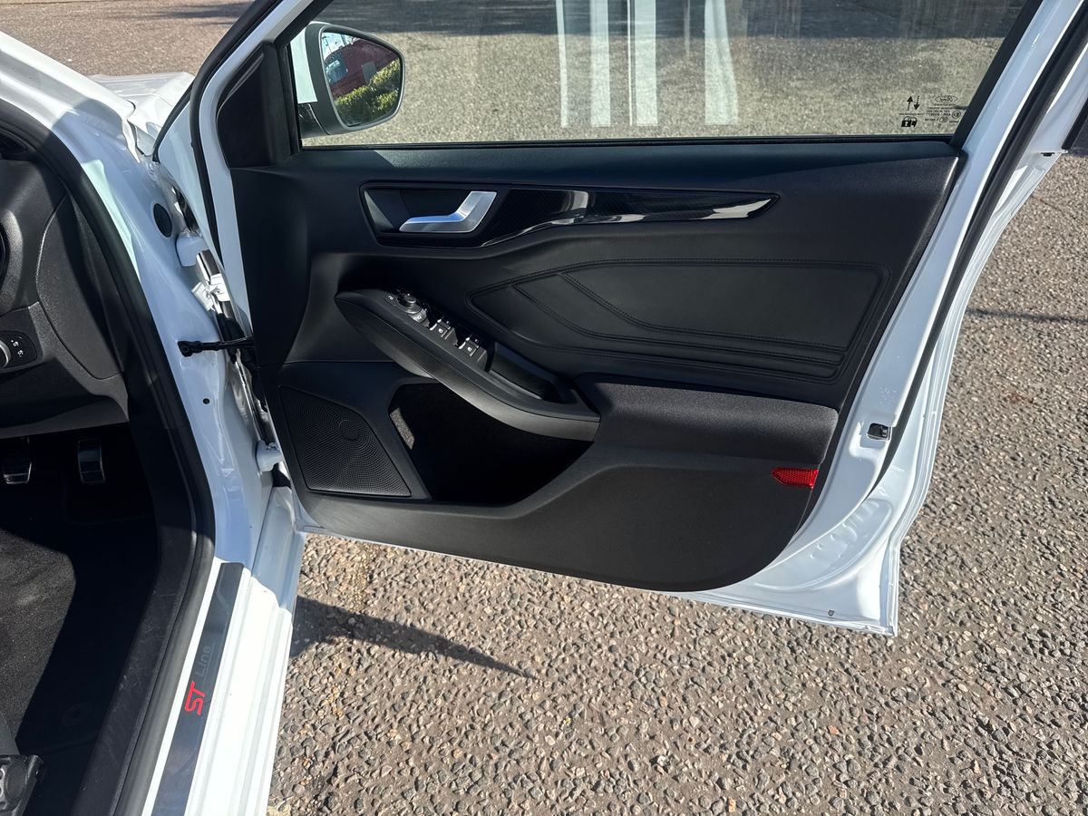 Used Ford Focus 2023 for sale - 76372747: Photo 35