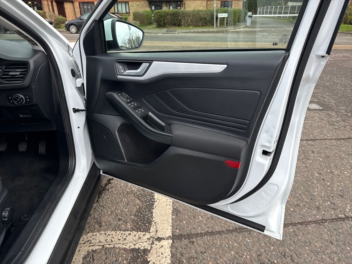 Used Ford Focus 2019 for sale - 76928018: Photo 35