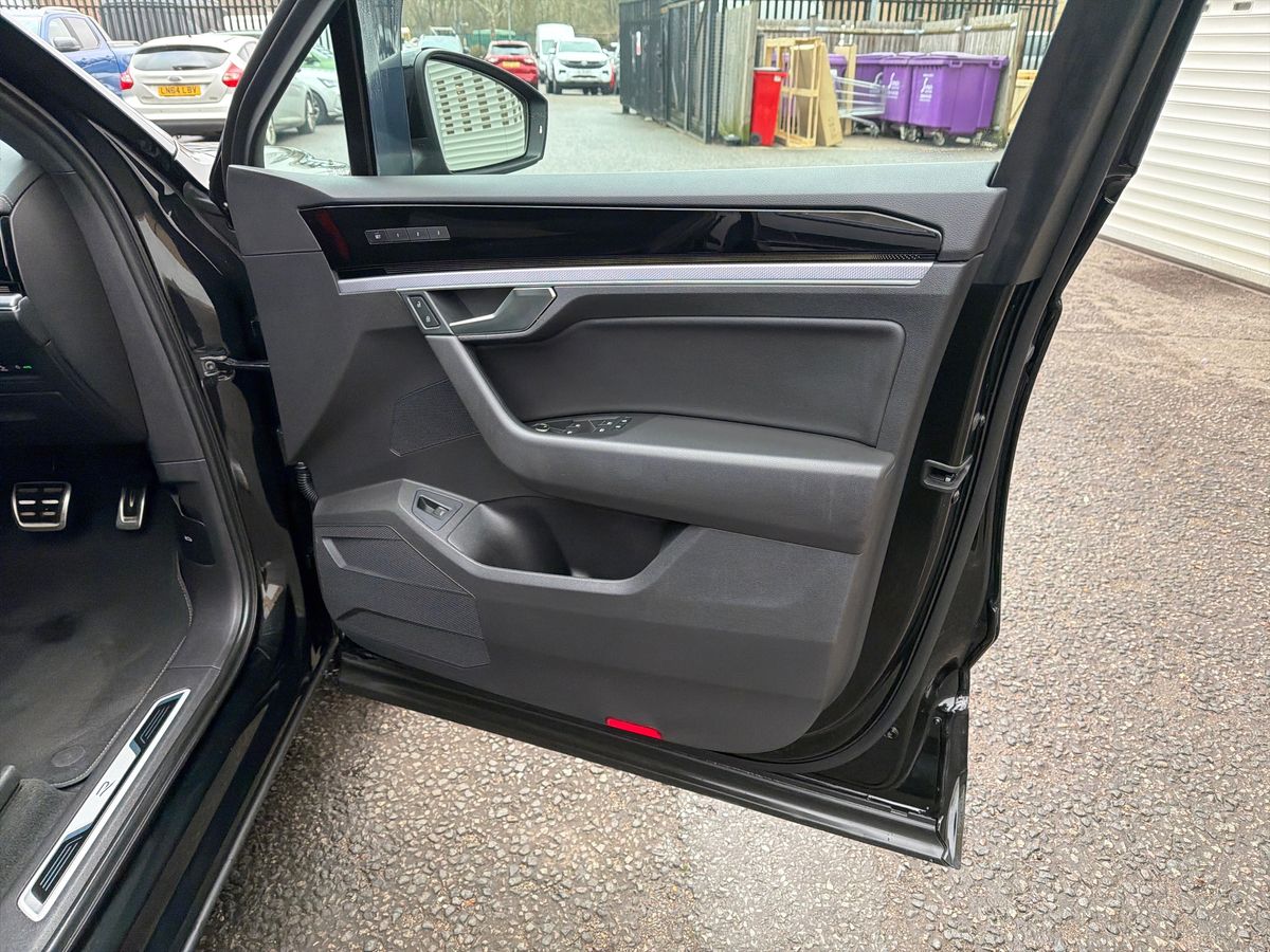 Used Volkswagen Touareg 2022 for sale - 77247959: Photo 35