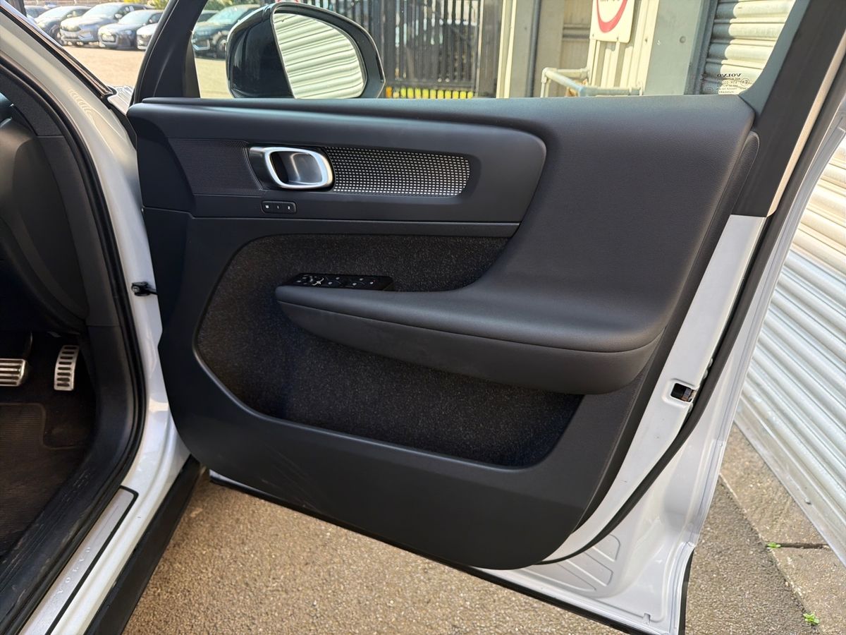 Used Volvo XC40 2021 for sale - 77959966: Photo 35