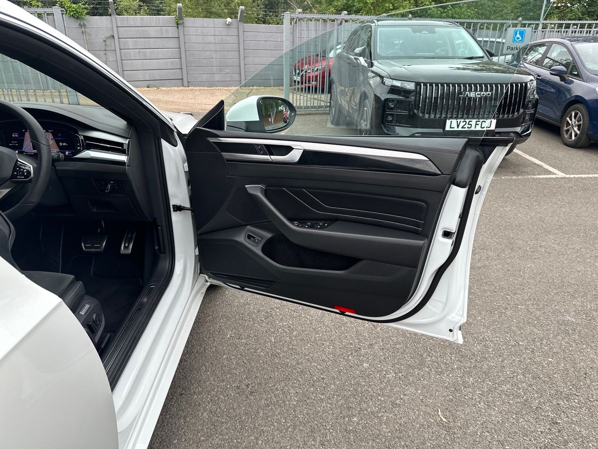 Used Volkswagen Arteon 2024 for sale - 76289716: Photo 35