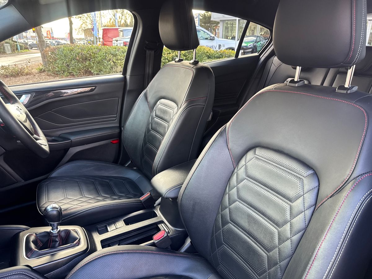 Used Ford Focus 2023 for sale - 76647791: Photo 13