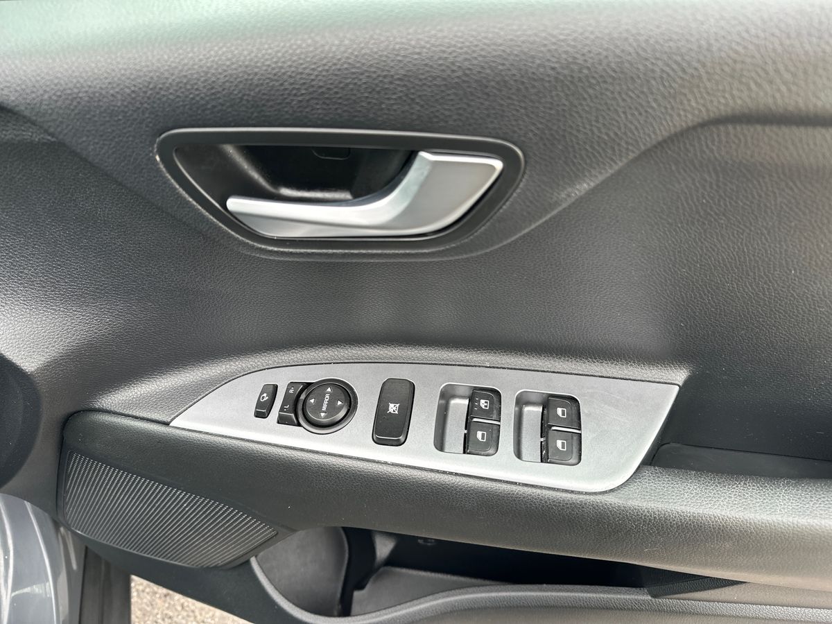 Used Kia Stonic 2022 for sale - 76552470: Photo 25