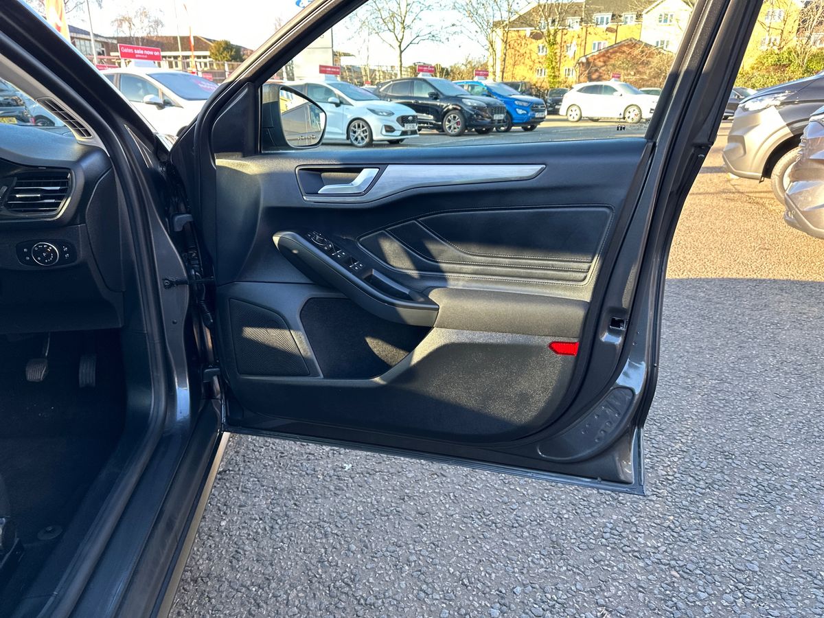 Used Ford Focus 2022 for sale - 77099003: Photo 35