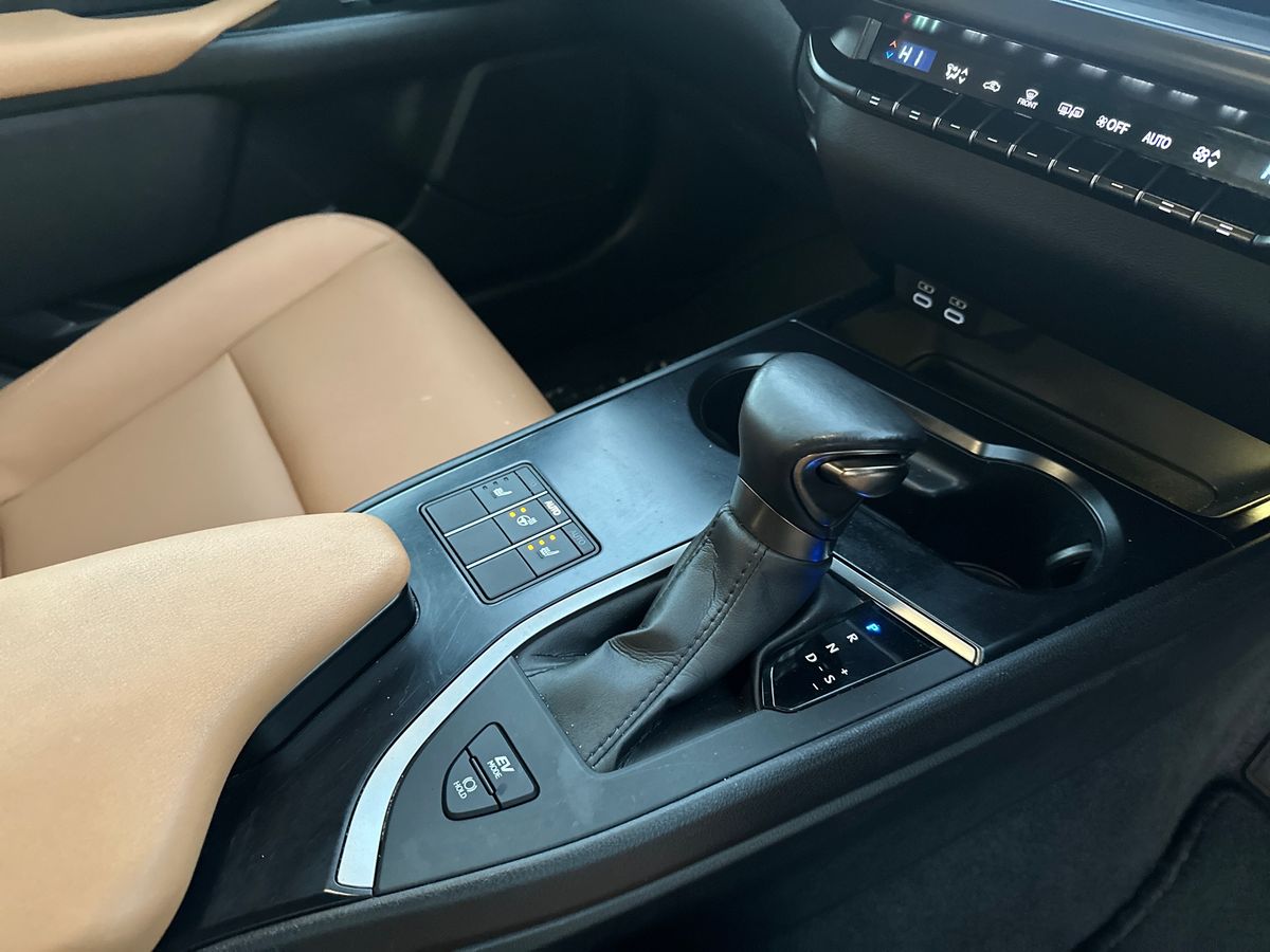 Used Lexus UX 2022 for sale - 77010253: Photo 28