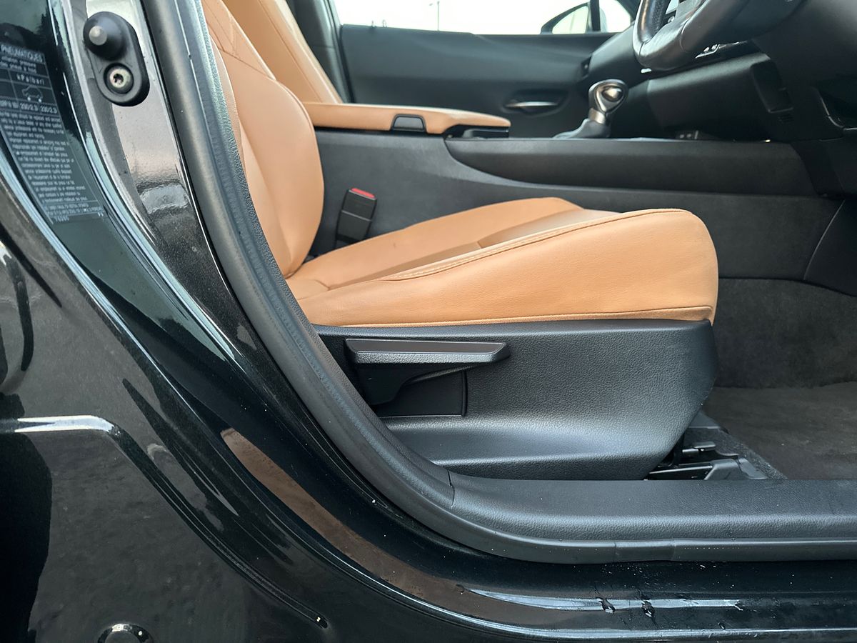 Used Lexus UX 2022 for sale - 77010253: Photo 30