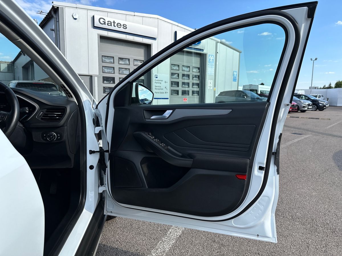 Used Ford Focus 2023 for sale - 76523522: Photo 35