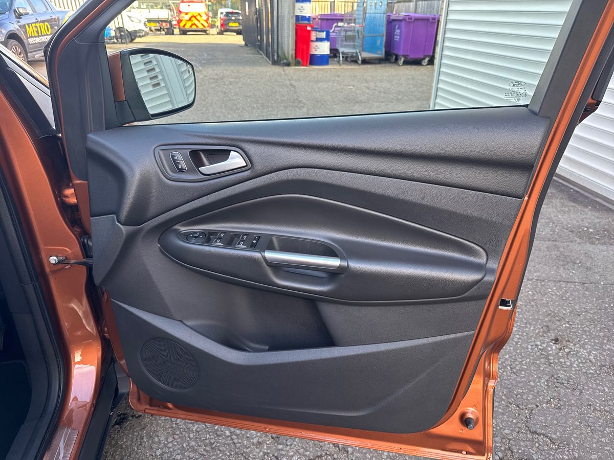 Used Ford Kuga 2017 for sale - 76704399: Photo 35