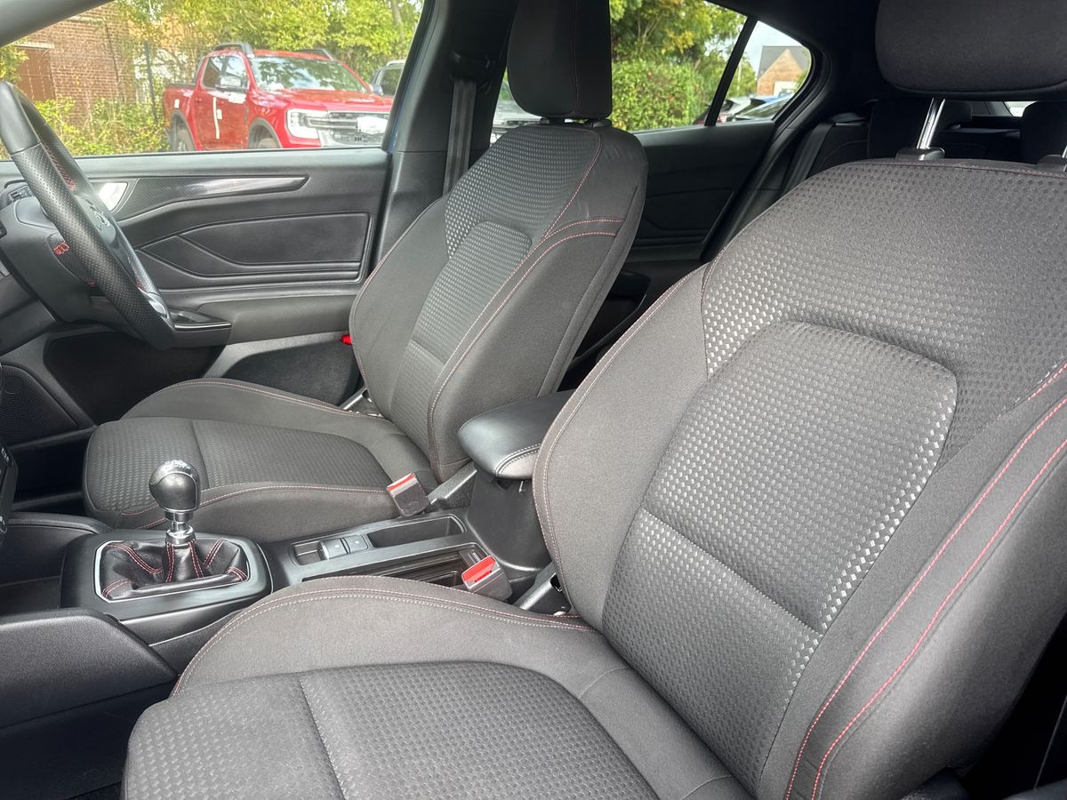Used Ford Focus 2023 for sale - 76229201: Photo 13