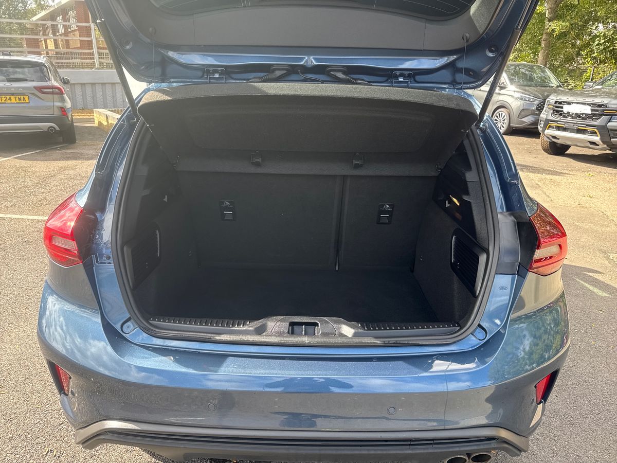 Used Ford Focus 2023 for sale - 76229201: Photo 34