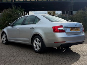 Used Skoda Octavia 2018 for sale - 79748231: Photo